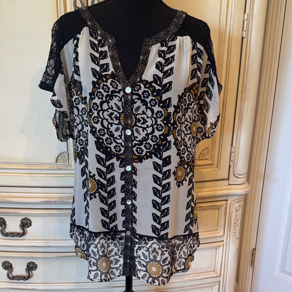 Elegant Black and White Women's Blouse with Floral Accents